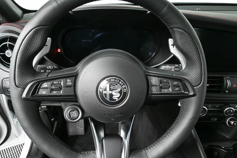 New 2025 Alfa Romeo Giulia w/ Driving Assist Package image 9