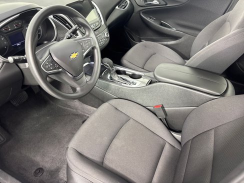 Used 2025 Chevrolet Malibu LT image 4