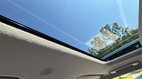 Used 2024 Hyundai Venue SEL image 18