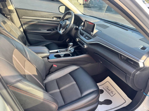 Used 2023 Nissan Altima 2.5 SR image 12