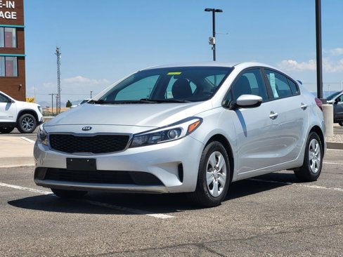 Used 2017 Kia Forte LX image 4