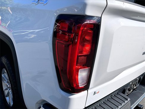 Used 2020 GMC Sierra 1500 SLE w/ SLE Value Package image 32