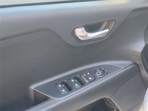 Used 2020 Kia Rio LX image 11