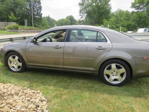 Used 2010 Chevrolet Malibu LT w/ HFV6 Engine Package image 4