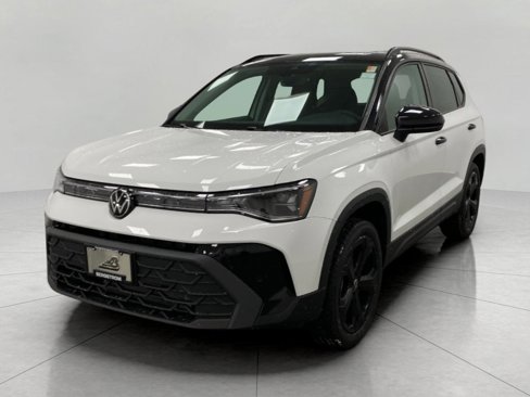 New 2025 Volkswagen Taos SE image 13