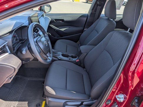 Used 2025 Toyota Corolla LE image 2