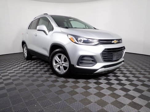 Used 2019 Chevrolet Trax LT w/ LT Convenience Package image 1