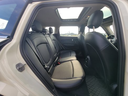 Used 2017 MINI Cooper Clubman ALL4 image 34