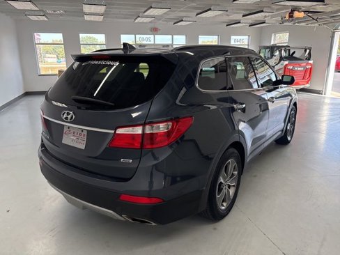 Used 2015 Hyundai Santa Fe GLS image 11