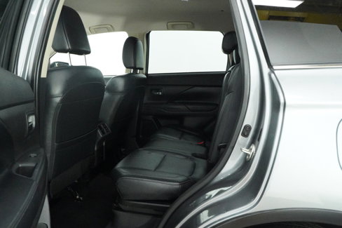 Used 2020 Mitsubishi Outlander SEL image 17