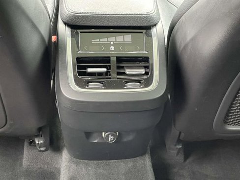 Used 2018 Volvo XC90 T6 Momentum w/ Convenience Package image 28