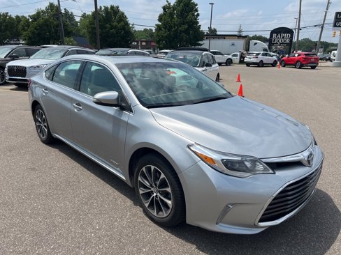 Used 2016 Toyota Avalon XLE Premium image 4