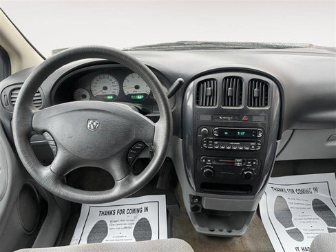 Used 2006 Dodge Caravan SXT image 11