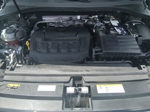 Used 2024 Volkswagen Tiguan SE R-Line image 15