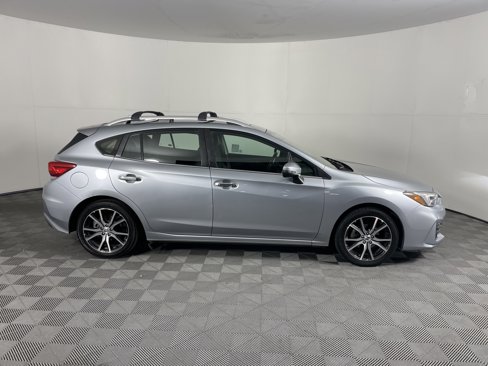Used 2017 Subaru Impreza 2.0i Limited image 3