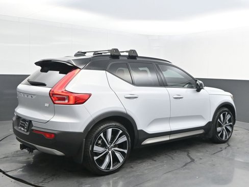 Certified 2022 Volvo XC40 P8 Recharge Ultimate image 7