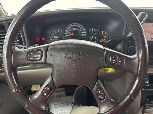 Used 2005 Chevrolet Suburban LT w/ Preferred Equipment Group image 37