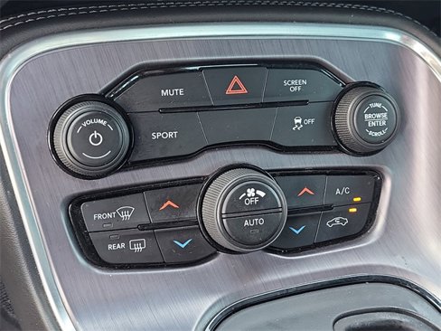 Used 2018 Dodge Challenger SXT image 15