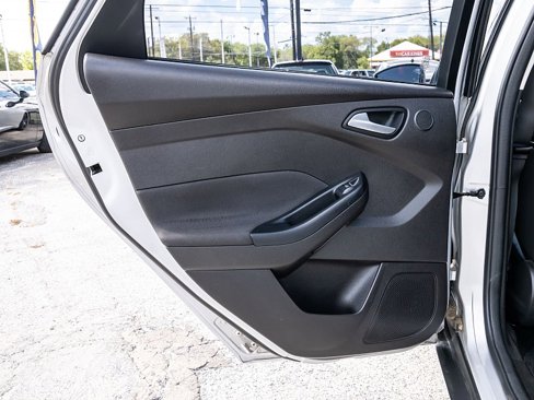 Used 2017 Ford Focus Titanium w/ Titanium Technology Package image 11