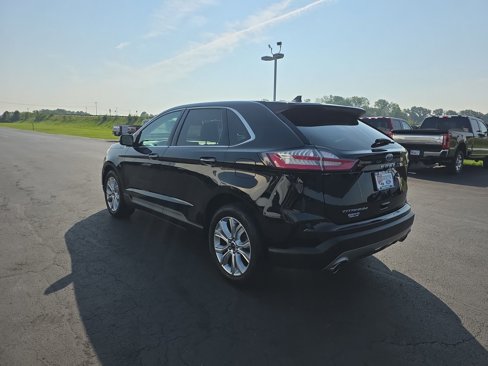 Certified 2022 Ford Edge Titanium image 3