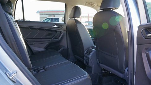 Used 2024 Volkswagen Tiguan SE image 25