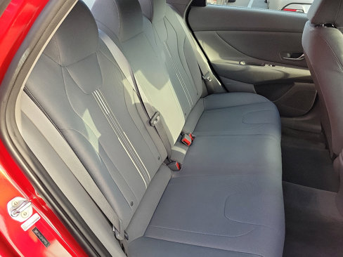 Certified 2023 Hyundai Elantra SEL w/ Convenience Package image 18