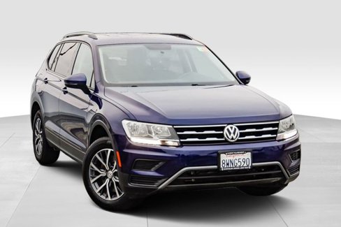 Used 2021 Volkswagen Tiguan S image 2