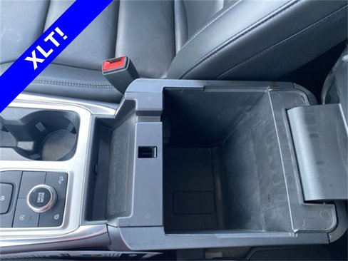 Used 2024 Ford Explorer XLT w/ Equipment Group 202A image 34