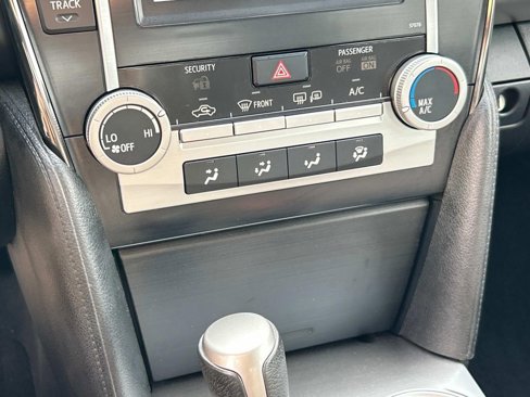 Used 2013 Toyota Camry SE image 24