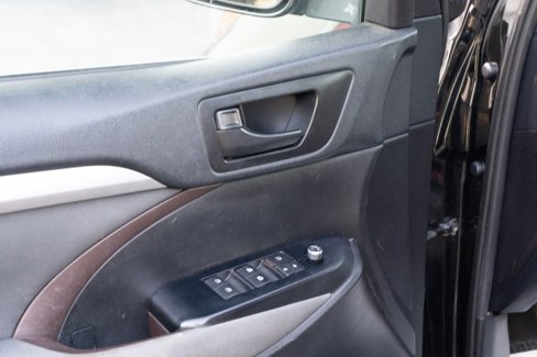 Used 2019 Toyota Highlander Plus image 17