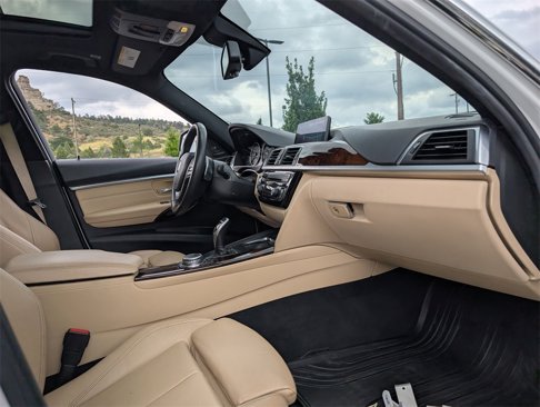 Used 2017 BMW 330i xDrive Wagon image 21