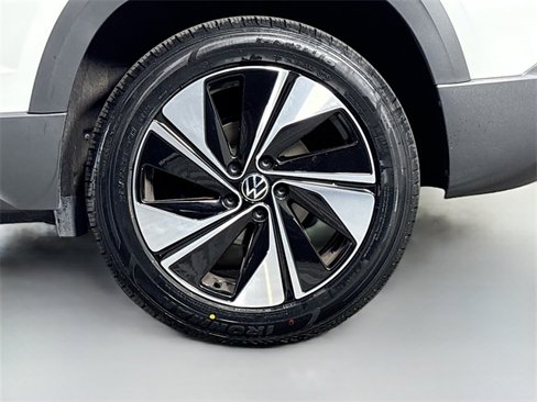 Used 2023 Volkswagen Taos SE image 30
