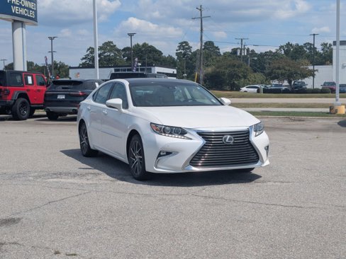Used 2017 Lexus ES 350 image 3