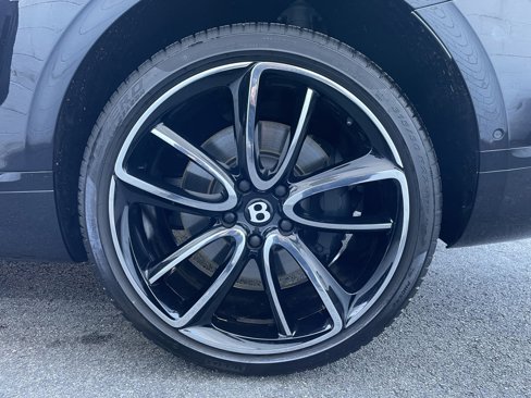 Used 2023 Bentley Continental GT Azure image 10