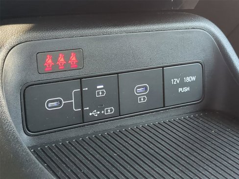 Used 2024 Hyundai Kona SE image 21