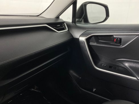 Used 2020 Toyota RAV4 LE image 20