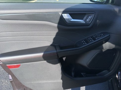 Used 2023 Ford Escape ST-Line w/ Tech Pack #1 image 9