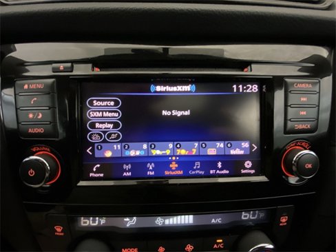 Used 2018 Nissan Rogue SV image 16
