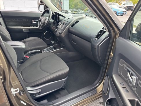 Used 2013 Kia Soul + image 8