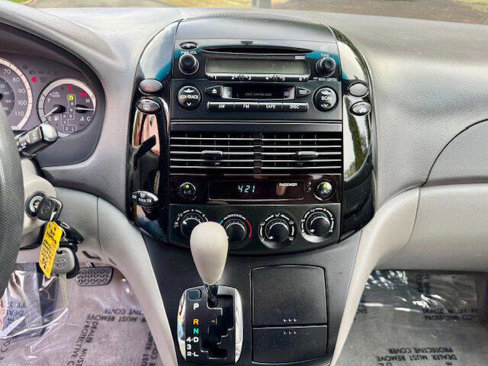 Used 2005 Toyota Sienna LE image 13