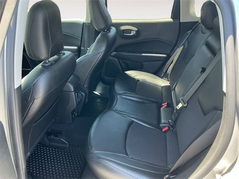 Used 2021 Jeep Compass Latitude image 10