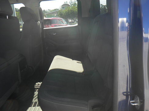 Used 2022 Nissan Frontier SV image 16