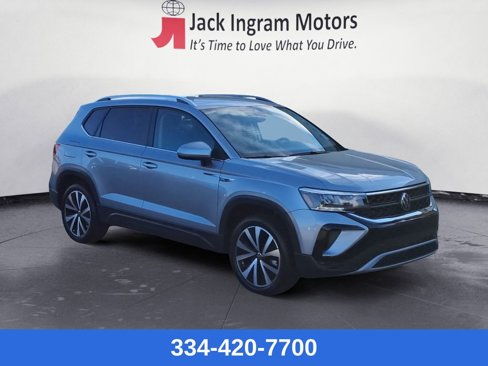 Certified 2024 Volkswagen Taos SE image 7