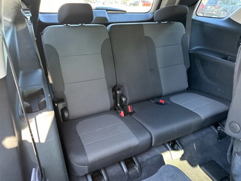 Used 2020 Chevrolet Traverse LT image 15