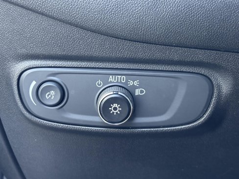 Used 2022 Chevrolet Equinox LT image 24