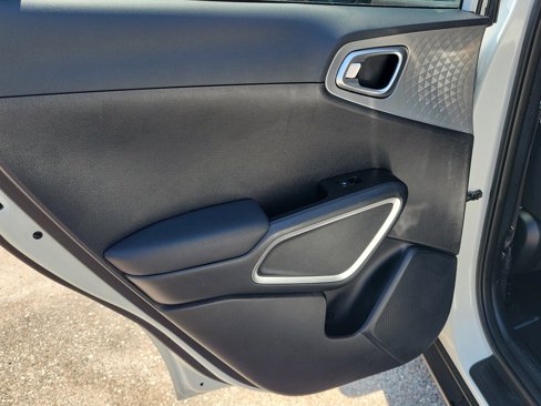 Used 2023 Kia Soul S image 10
