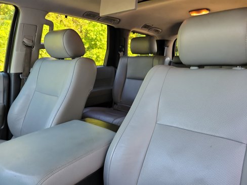 Used 2010 Toyota Sequoia Platinum image 15