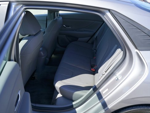 Used 2023 Hyundai Elantra SEL image 26