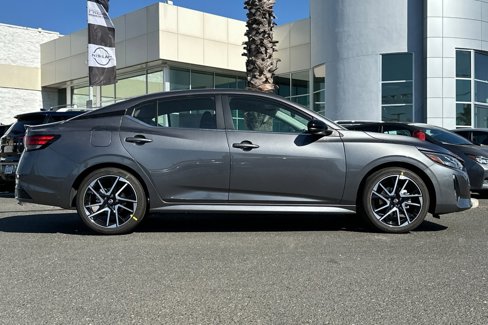 New 2025 Nissan Sentra SR image 3