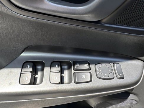 Used 2023 Hyundai Kona SEL w/ Winter Weather Package image 8